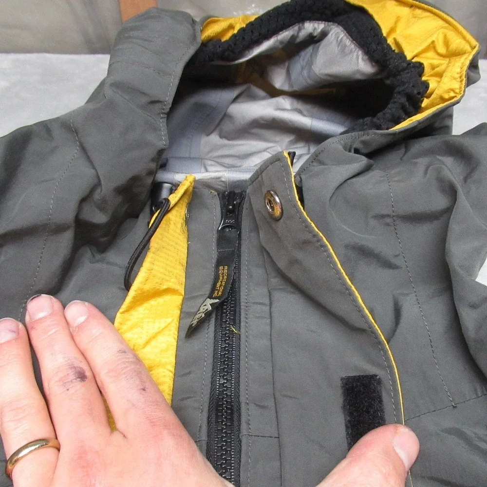REI Rain Jacket Men Small Yelw Waterproof Shell Outdoor Rain Forest Outdoors VTG